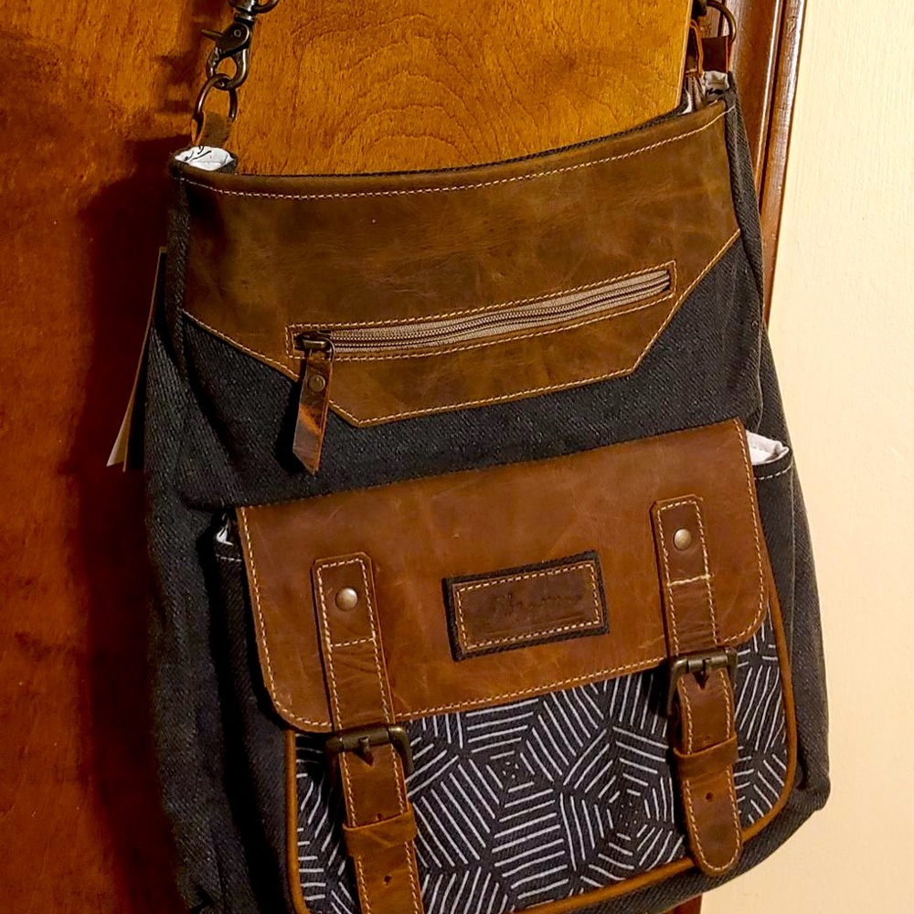 Bhrayna shoulder bag (Genuine Leather Accents)